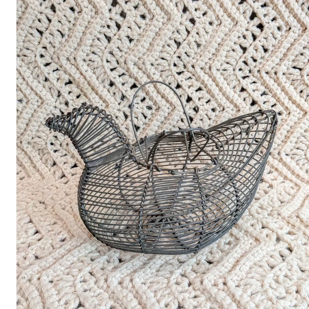 Vintage Farmhouse Wire Chicken Egg Basket Rustic Hen Decor Dark Metal 9 Inch